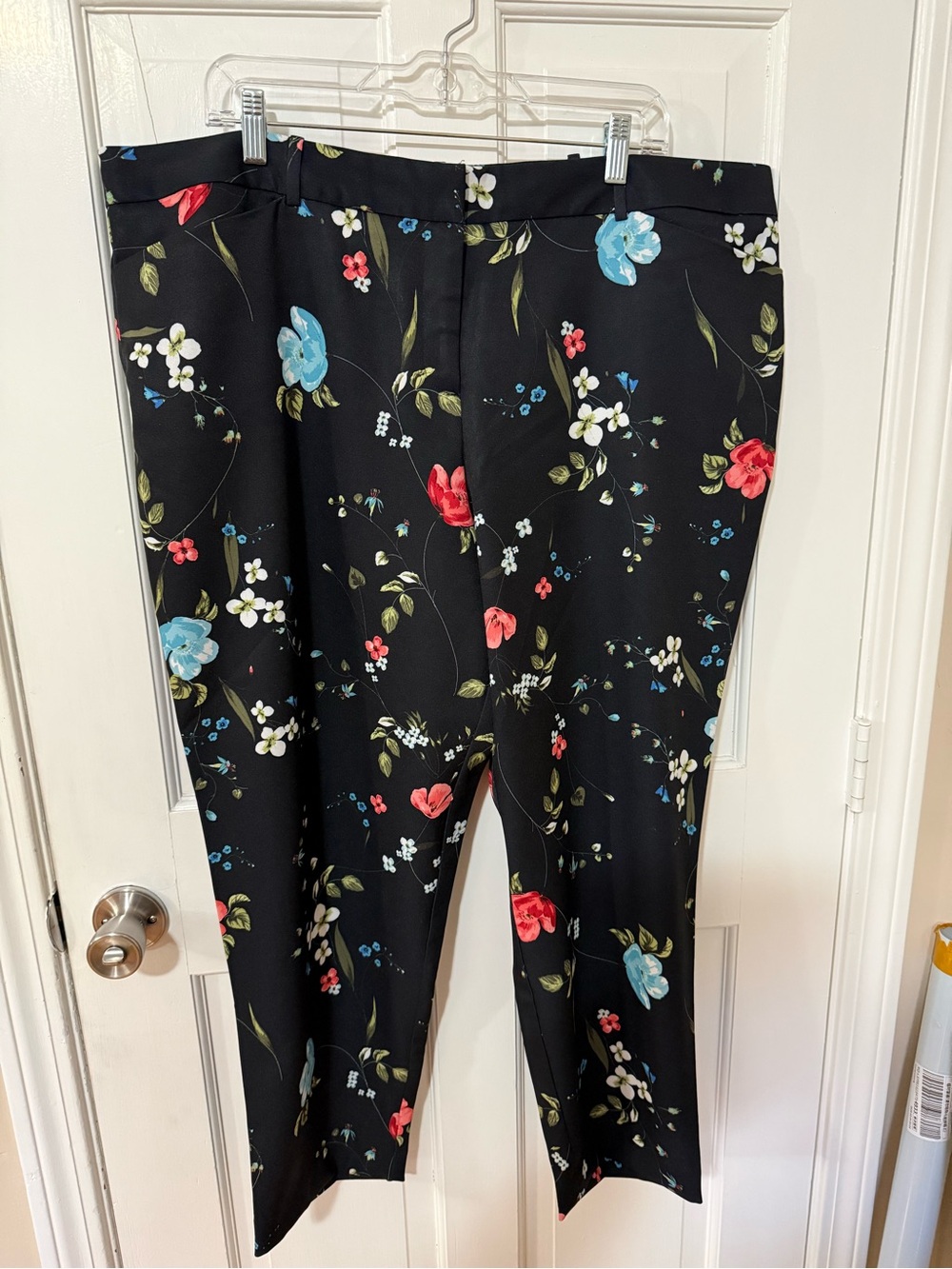 New Worthington – Black Floral Stretch Slim Fit Women’s Pants dash size 20 W